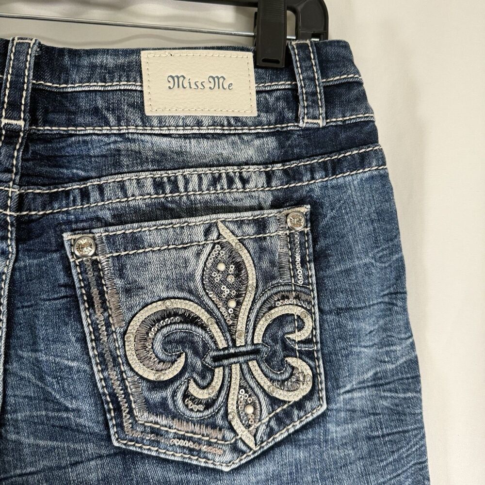 Miss Me Jean Curvy Shorts Women's 30 Dark Wash Cut Off Whiskered 4.5" Inseam - Picture 6 of 10